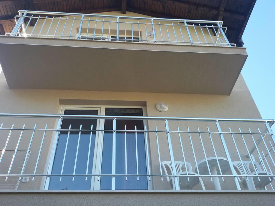 Guest House Tedi Saparewa Banja Exterior foto