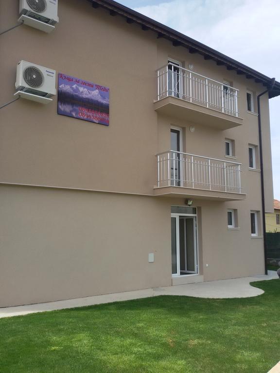 Guest House Tedi Saparewa Banja Exterior foto
